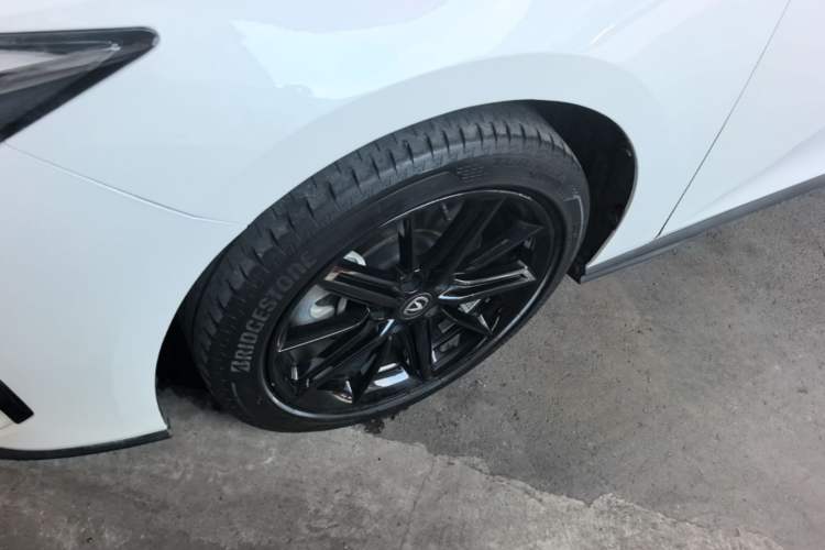 Used CHANGAN UNI-V iDD 2023 ZhiDian iDD 1.5T 113km Smart & Fun Version Left Front Wheel Hub
