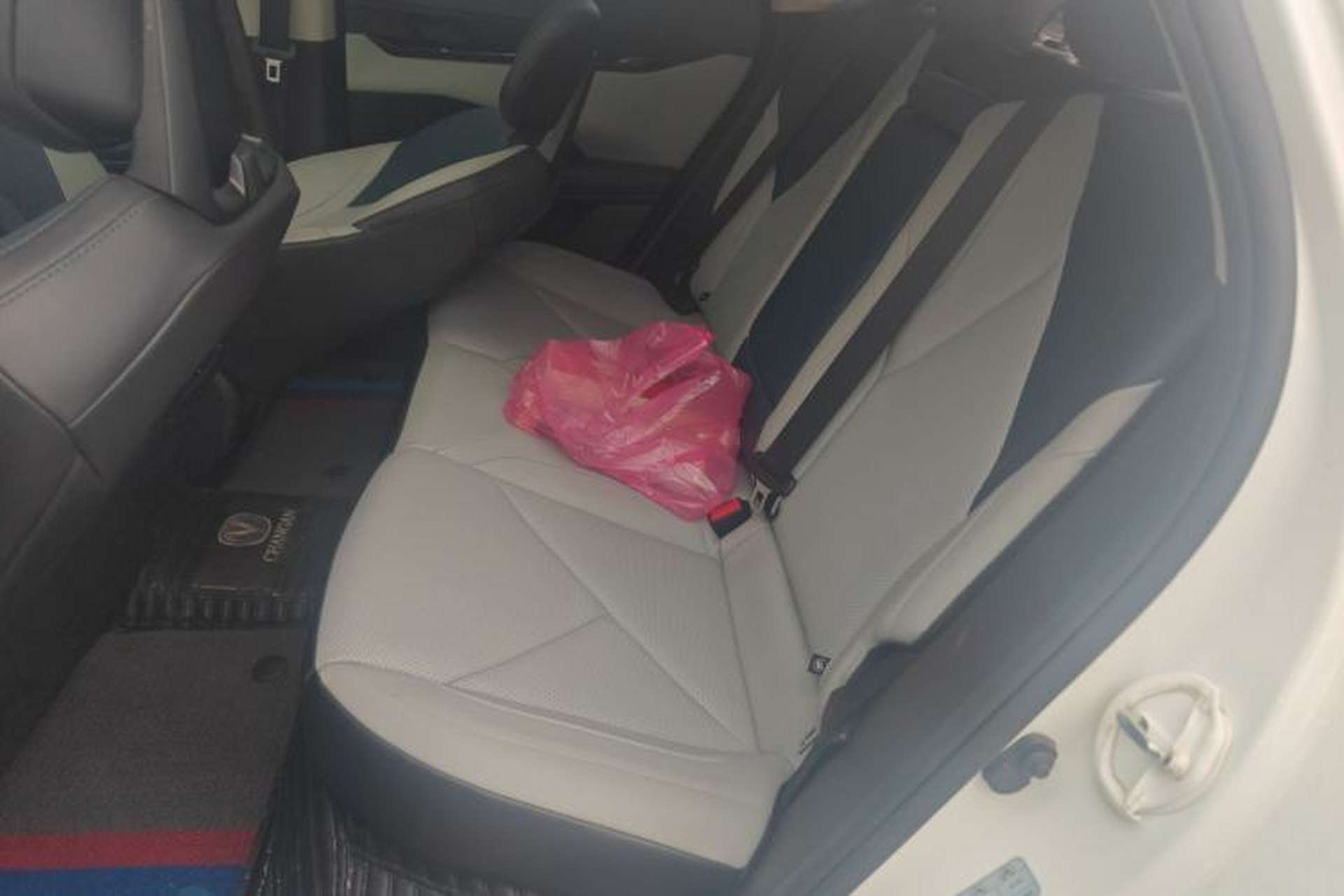 Used CHANGAN UNI-V iDD 2023 ZhiDian iDD 1.5T 113km ZhiKu Model Left Rear Seat