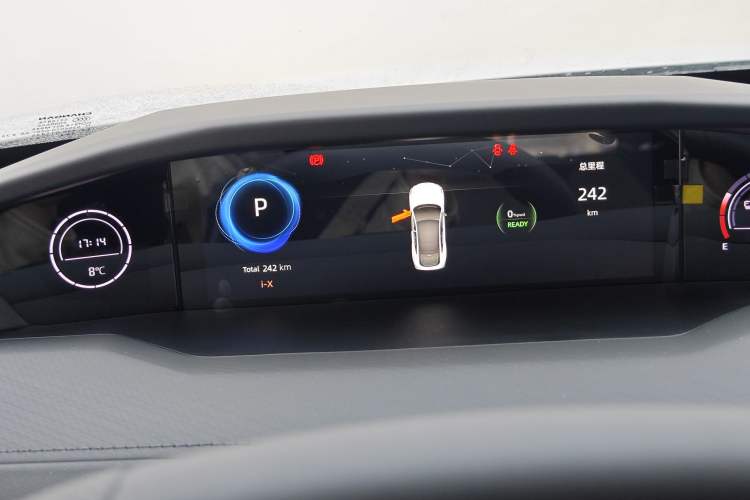 Used CHANGAN UNI-V iDD 2023 Zhidian iDD 1.5T 113km Smart & Fun Version (Rapid Edition) Odometer Close Up