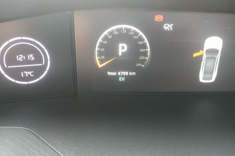 Used CHANGAN UNI-V iDD 2023 ZhiDian iDD 1.5T 113km ZhiKu Model Odometer Close Up