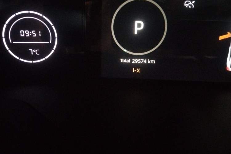 Used CHANGAN UNI-V iDD 2023 ZhiDian iDD 1.5T 113km ZhiKu Model Odometer Close Up