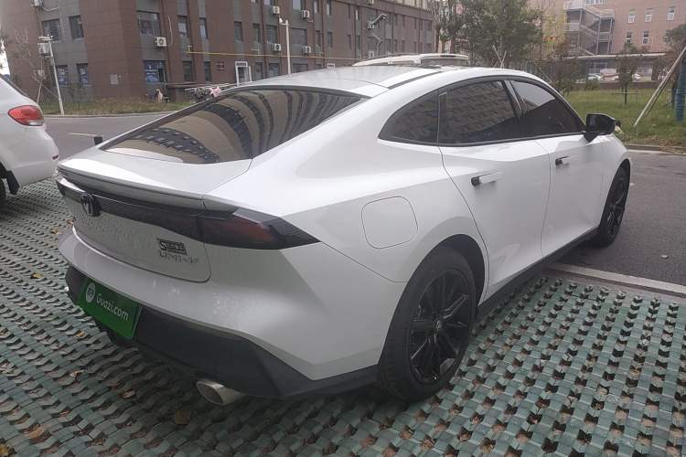 Used CHANGAN UNI-V iDD 2023 ZhiDian iDD 1.5T 113km ZhiKu Model Rear Right 45 Deg
