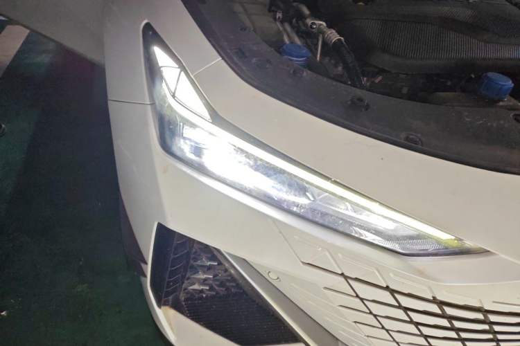 Used CHANGAN UNI-V iDD 2023 Zhidian iDD 1.5T 113km Smart & Fun Version (Rapid Edition) Right Front Headlight