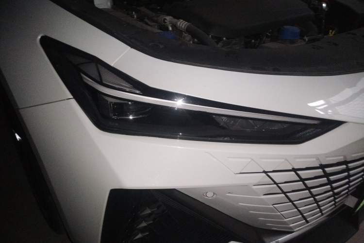 Used CHANGAN UNI-V iDD 2023 ZhiDian iDD 1.5T 113km ZhiKu Model Right Front Headlight