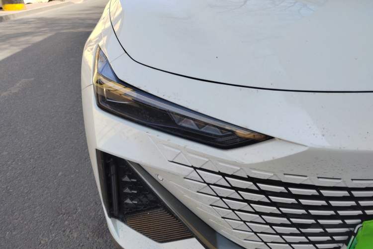 Used CHANGAN UNI-V iDD 2023 ZhiDian iDD 1.5T 113km Smart & Fun Version Right Front Headlight