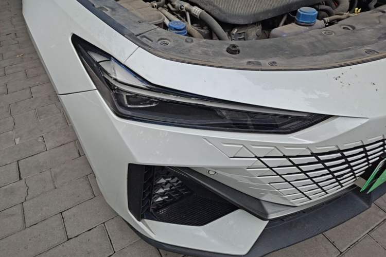 Used CHANGAN UNI-V iDD 2023 Zhidian iDD 1.5T 113km Smart & Fun Version (Rapid Edition) Right Front Headlight