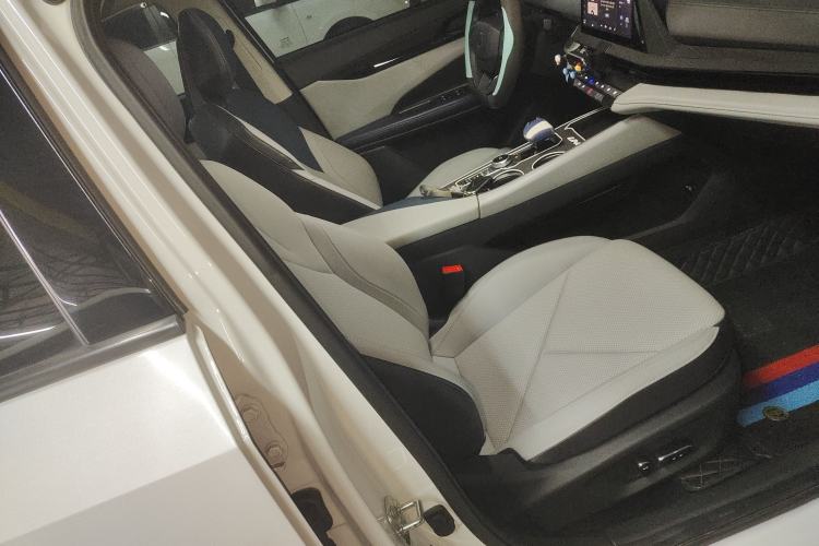 Used CHANGAN UNI-V iDD 2023 ZhiDian iDD 1.5T 113km Smart & Fun Version Right Front Seat