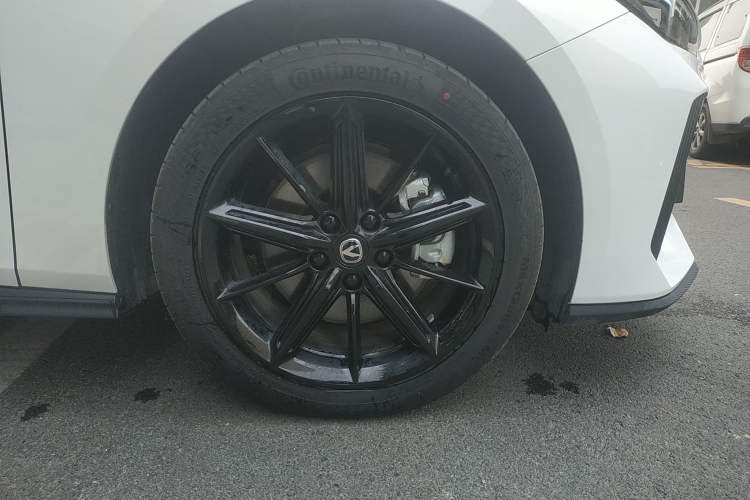 Used CHANGAN UNI-V iDD 2023 ZhiDian iDD 1.5T 113km ZhiKu Model Right Front Wheel Hub