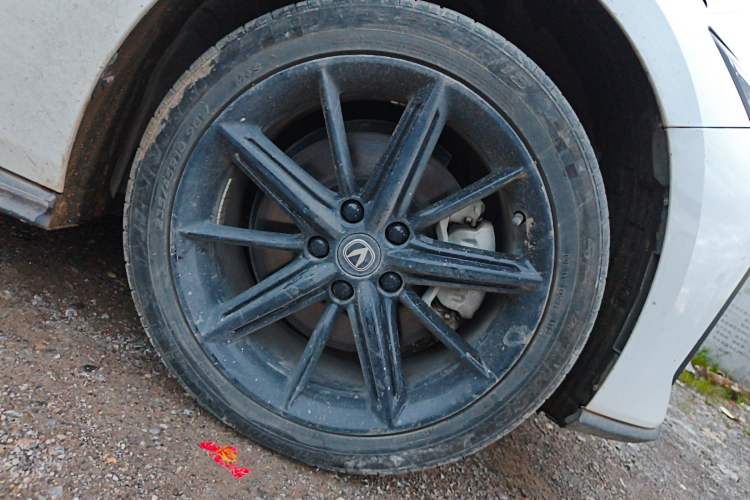 Used CHANGAN UNI-V iDD 2023 ZhiDian iDD 1.5T 113km Smart & Fun Version Right Front Wheel Hub