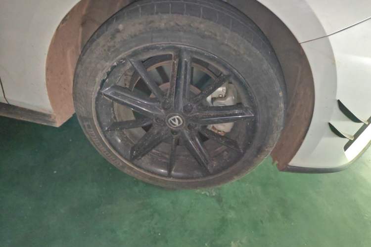 Used CHANGAN UNI-V iDD 2023 Zhidian iDD 1.5T 113km Smart & Fun Version (Rapid Edition) Right Front Wheel Hub