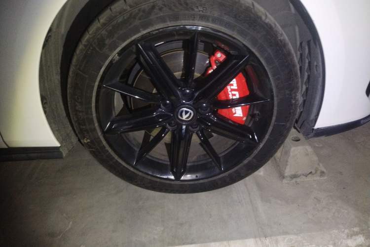 Used CHANGAN UNI-V iDD 2023 ZhiDian iDD 1.5T 113km ZhiKu Model Right Front Wheel Hub