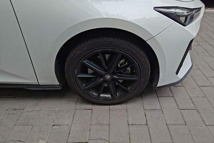 Used CHANGAN UNI-V iDD 2023 Zhidian iDD 1.5T 113km Smart & Fun Version (Rapid Edition) Right Front Wheel Hub