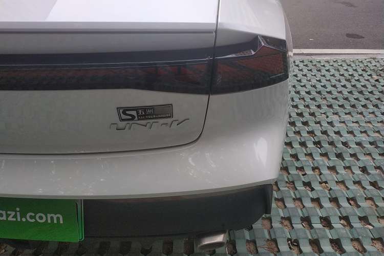 Used CHANGAN UNI-V iDD 2023 ZhiDian iDD 1.5T 113km ZhiKu Model Right Rear Taillight