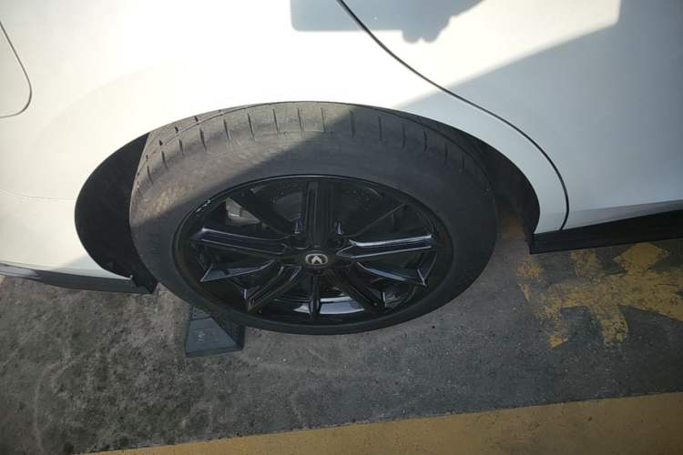 Used CHANGAN UNI-V iDD 2023 ZhiDian iDD 1.5T 113km Smart & Fun Version Right Rear Wheel Hub