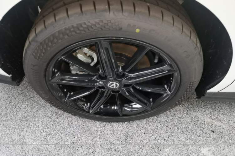 Used CHANGAN UNI-V iDD 2023 ZhiDian iDD 1.5T 113km Smart & Fun Version Right Rear Wheel Hub