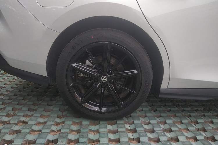 Used CHANGAN UNI-V iDD 2023 ZhiDian iDD 1.5T 113km ZhiKu Model Right Rear Wheel Hub