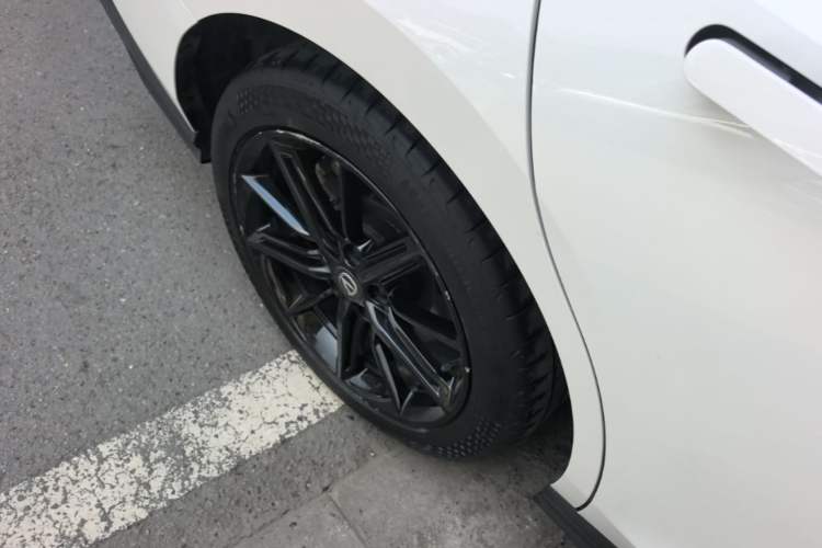 Used CHANGAN UNI-V iDD 2023 ZhiDian iDD 1.5T 113km Smart & Fun Version Right Rear Wheel Hub