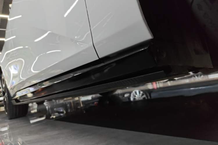 Used CHANGAN UNI-V iDD 2023 ZhiDian iDD 1.5T 113km ZhiKu Model Right Side Sill