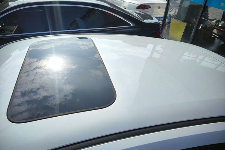 Used CHANGAN UNI-V iDD 2023 ZhiDian iDD 1.5T 113km Smart & Fun Version Roof
