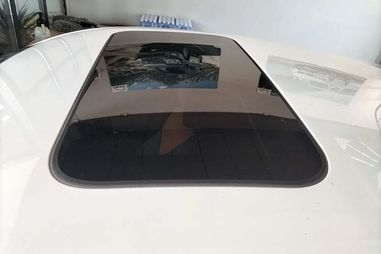 Used CHANGAN UNI-V iDD 2023 ZhiDian iDD 1.5T 113km Smart & Fun Version Roof