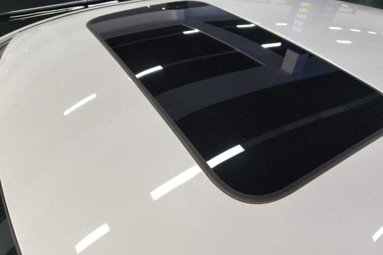 Used CHANGAN UNI-V iDD 2023 ZhiDian iDD 1.5T 113km Smart & Fun Version Roof