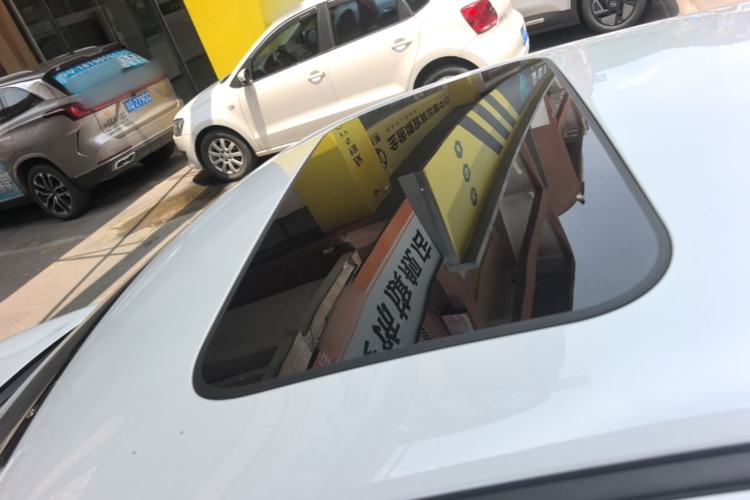 Used CHANGAN UNI-V iDD 2023 ZhiDian iDD 1.5T 113km Smart & Fun Version Roof