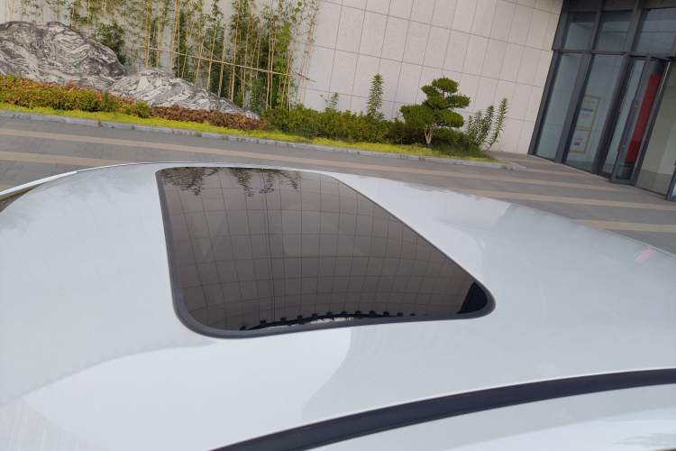 Used CHANGAN UNI-V iDD 2023 Zhidian iDD 1.5T 113km Smart & Fun Version (Rapid Edition) Roof