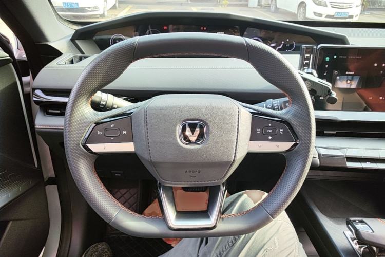 Used CHANGAN UNI-V iDD 2023 ZhiDian iDD 1.5T 113km Smart & Fun Version Steering Wheel