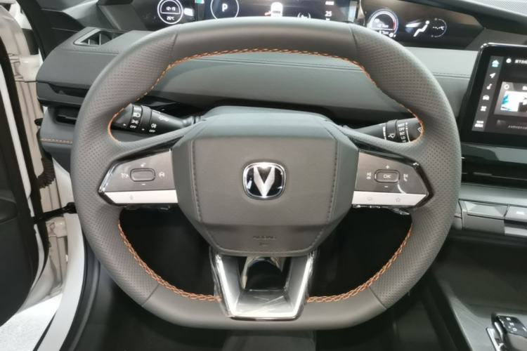 Used CHANGAN UNI-V iDD 2023 ZhiDian iDD 1.5T 113km Smart & Fun Version Steering Wheel
