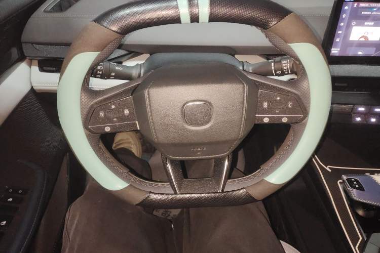 Used CHANGAN UNI-V iDD 2023 ZhiDian iDD 1.5T 113km Smart & Fun Version Steering Wheel
