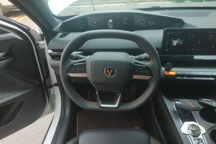 Used CHANGAN UNI-V iDD 2023 ZhiDian iDD 1.5T 113km ZhiKu Model Steering Wheel