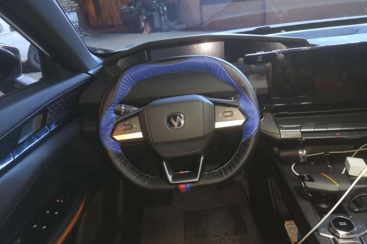 Used CHANGAN UNI-V iDD 2023 ZhiDian iDD 1.5T 113km Smart & Fun Version Steering Wheel