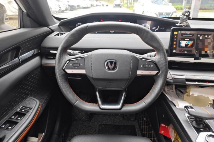 Used CHANGAN UNI-V iDD 2023 ZhiDian iDD 1.5T 113km Smart & Fun Version Steering Wheel