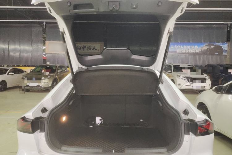 Used CHANGAN UNI-V iDD 2023 ZhiDian iDD 1.5T 113km Smart & Fun Version Trunk