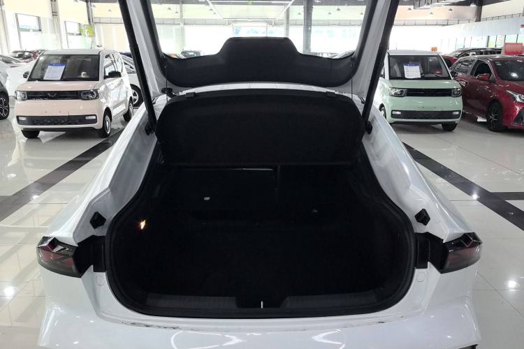 Used CHANGAN UNI-V iDD 2023 ZhiDian iDD 1.5T 113km Smart & Fun Version Trunk