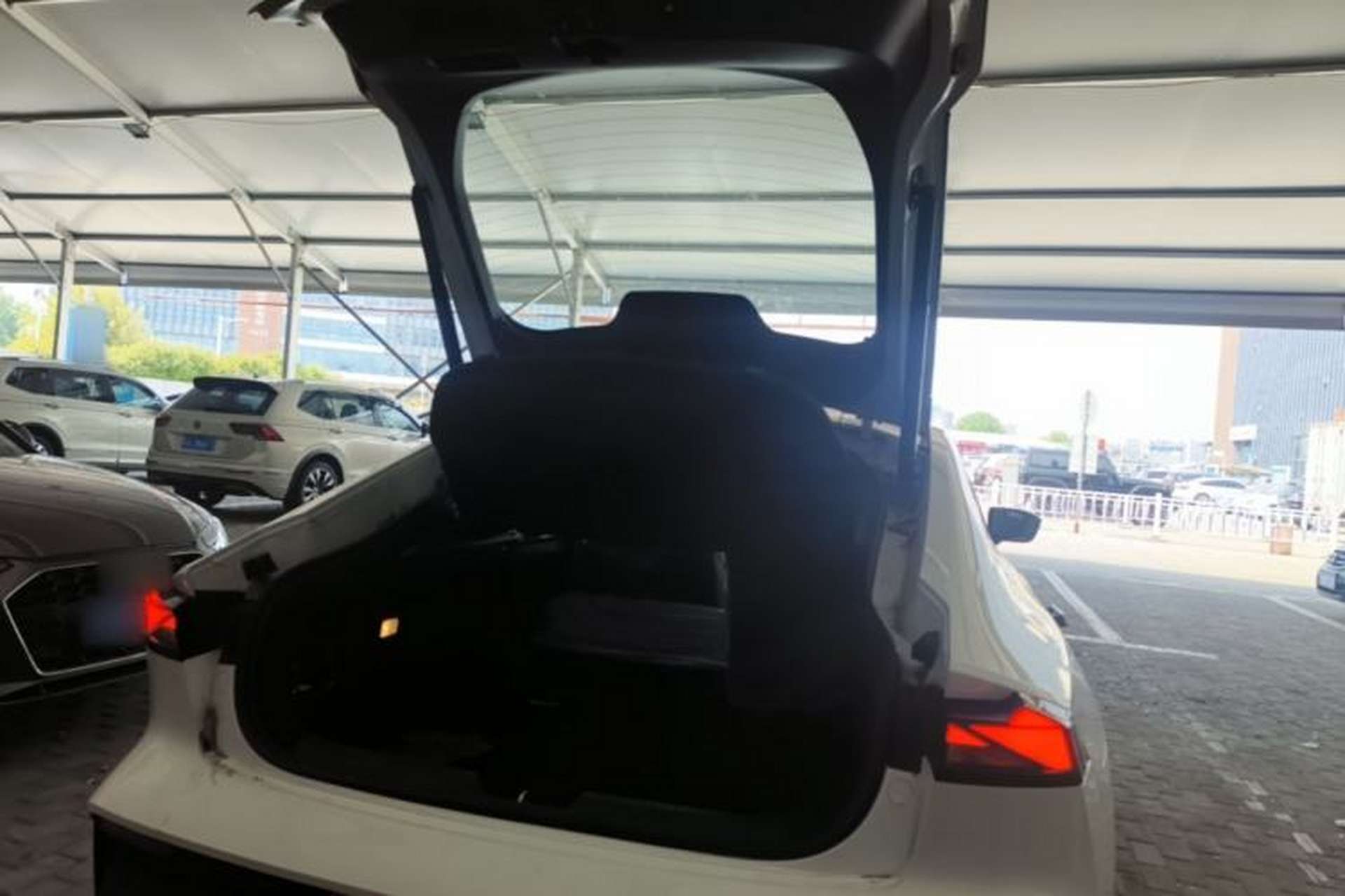 Used CHANGAN UNI-V iDD 2023 Zhidian iDD 1.5T 113km Smart & Fun Version (Rapid Edition) Trunk