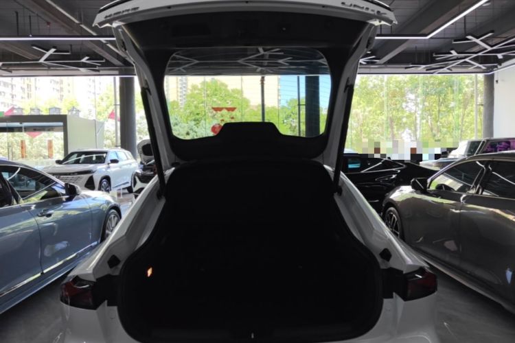 Used CHANGAN UNI-V iDD 2023 ZhiDian iDD 1.5T 113km ZhiKu Model Trunk