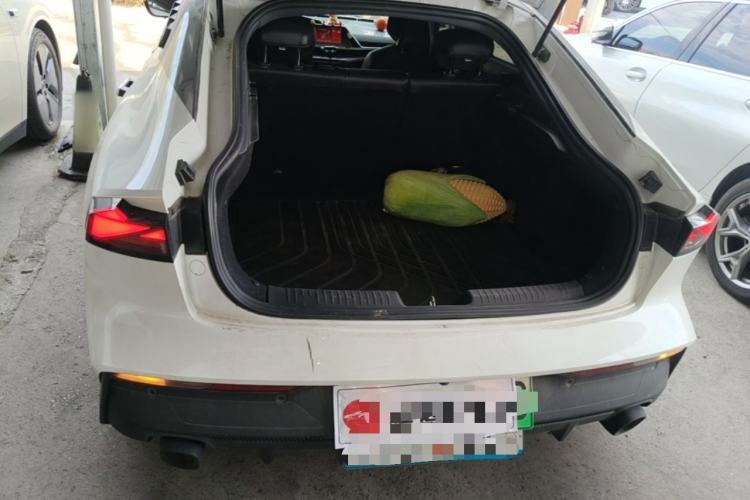 Used CHANGAN UNI-V iDD 2023 ZhiDian iDD 1.5T 113km Smart & Fun Version Trunk