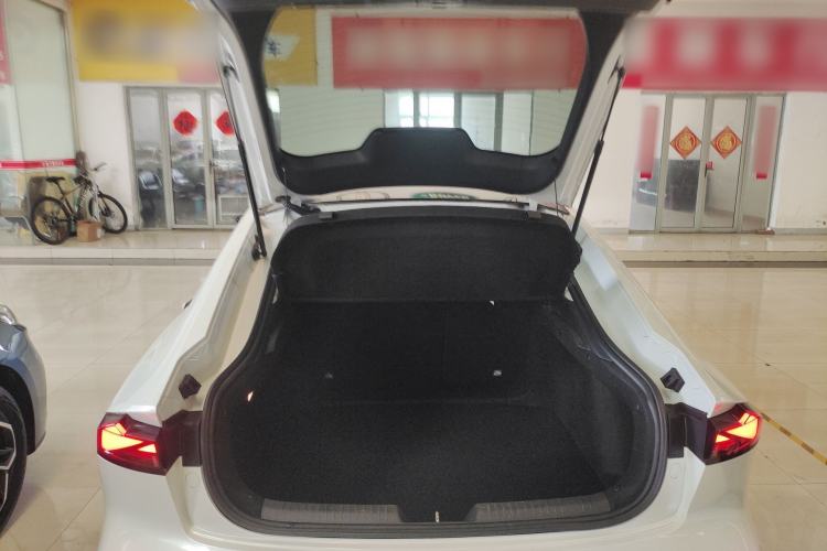 Used CHANGAN UNI-V iDD 2023 ZhiDian iDD 1.5T 113km Smart & Fun Version Trunk