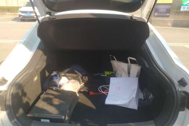 Used CHANGAN UNI-V iDD 2023 ZhiDian iDD 1.5T 113km Smart & Fun Version Trunk