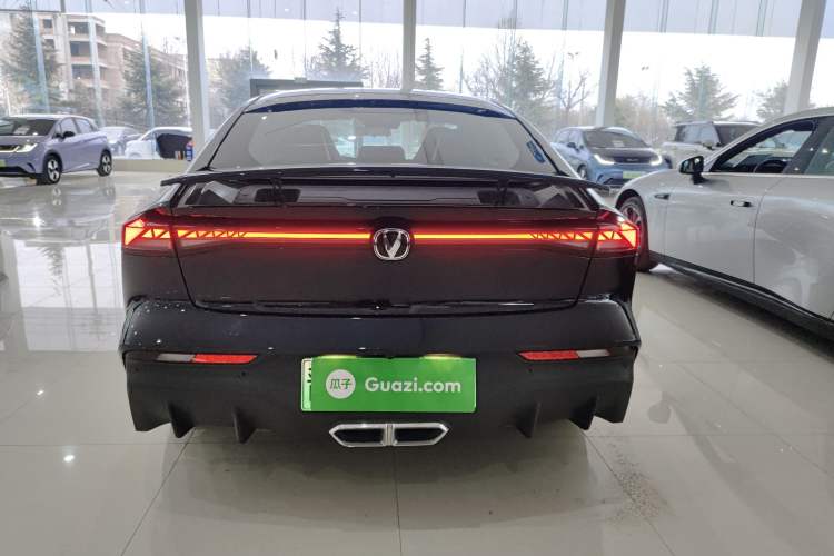 Used CHANGAN UNI-V iDD 2024 Blue Whale Smart Electric iDD 136km Luxury Model Exterior 4