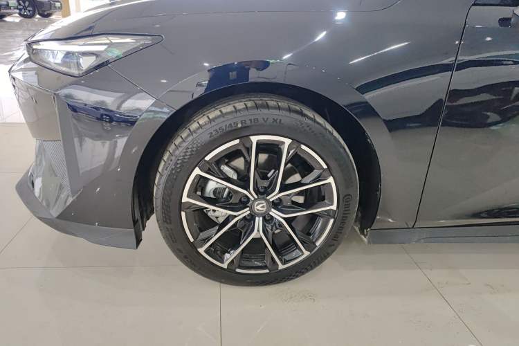 Used CHANGAN UNI-V iDD 2024 Blue Whale Smart Electric iDD 136km Luxury Model Exterior 7