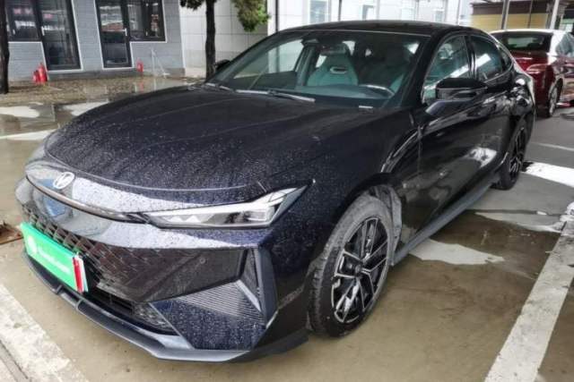 Used CHANGAN UNI-V iDD 2024 Blue Whale Smart Electric iDD 136km Luxury Model
