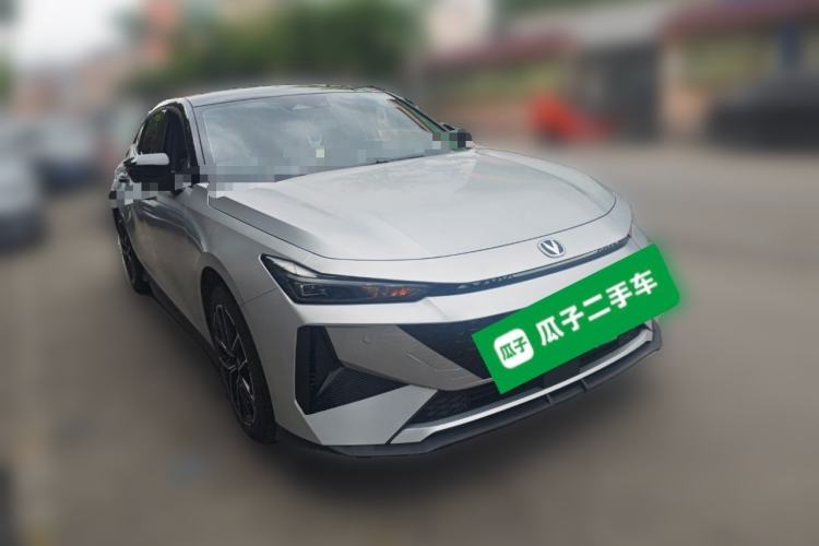 Used CHANGAN UNI-V iDD 2024 Blue Whale Smart Electric iDD 136km Luxury Model Front Right 45 Deg