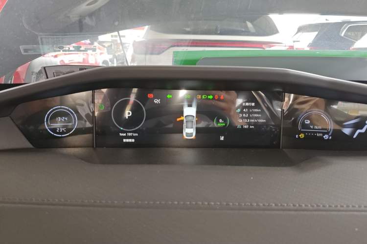Used CHANGAN UNI-V iDD 2024 Blue Whale Smart Electric iDD 136km ZhiKu Model Instrument Cluster
