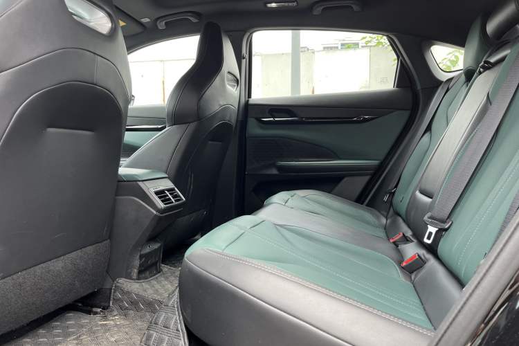 Used CHANGAN UNI-V iDD 2024 Blue Whale Smart Electric iDD 136km Luxury Model Interior 2