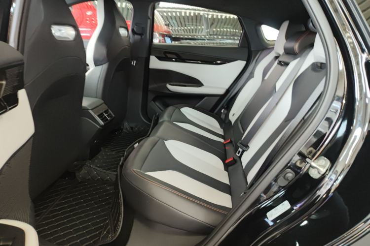 Used CHANGAN UNI-V iDD 2024 Blue Whale Smart Electric iDD 136km Luxury Model Interior 4