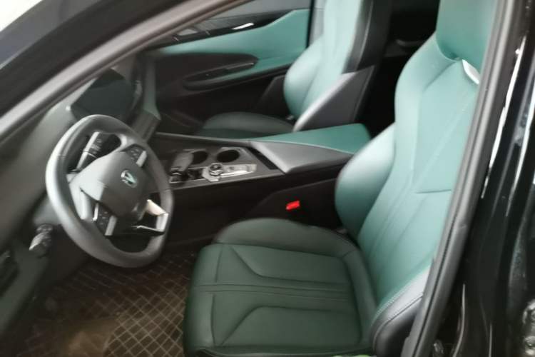 Used CHANGAN UNI-V iDD 2024 Blue Whale Smart Electric iDD 136km Luxury Model Left Front Seat