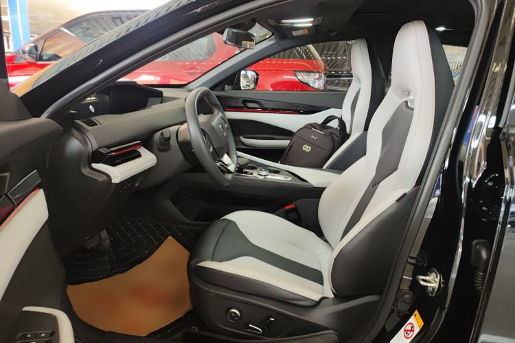 Used CHANGAN UNI-V iDD 2024 Blue Whale Smart Electric iDD 136km Luxury Model Left Front Seat