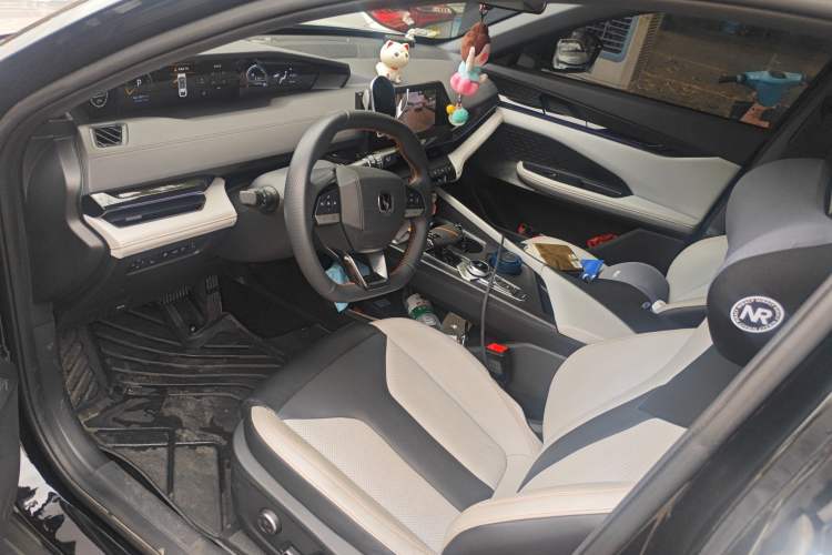 Used CHANGAN UNI-V iDD 2024 Blue Whale Smart Electric iDD 136km Luxury Model Left Front Seat